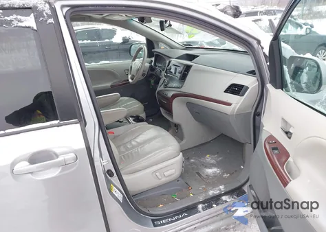 2012 Toyota Sienna Xle V6 8 Passenger z USA, uszkodzony, nr VIN 5TDYK3DC4CS245890